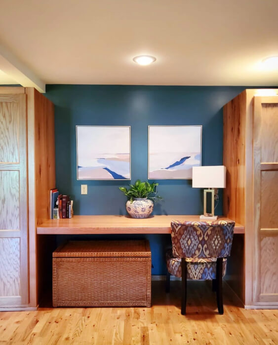 Oak built in cabinets with Grays Harbor walls and a desk in between