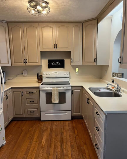 Benjamin Moore Pashmina on kitchen cabinets