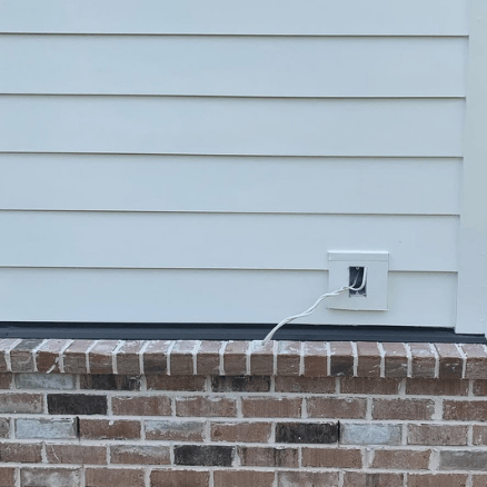 Alabaster looks a little gray in a closeup of siding