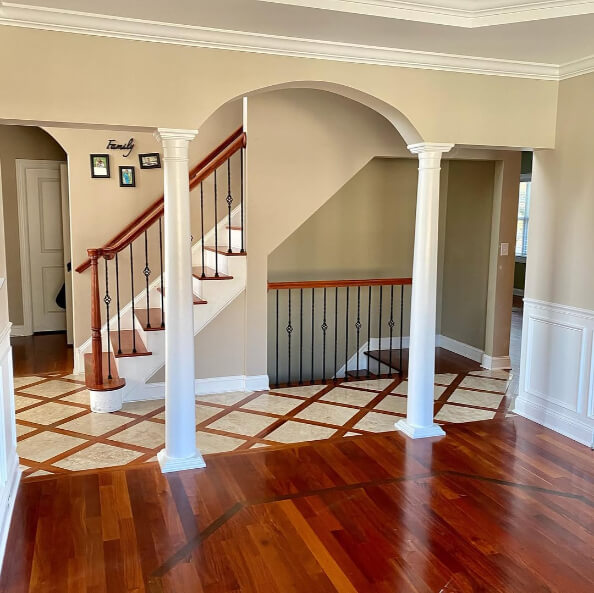 Sherwin williams accessible beige in a living room and foyer where it looks like Maison Blanche